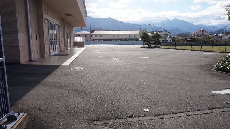 ベルモニー会館 西条 駐車場