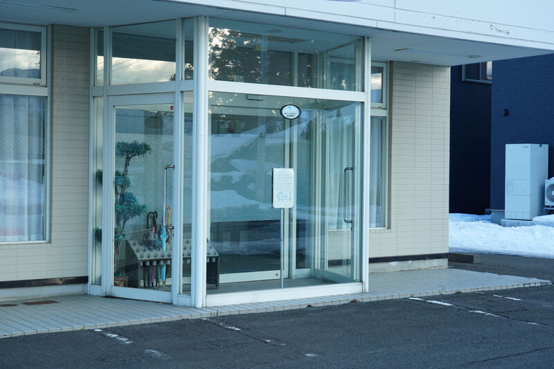矢巾やすらぎホール 入口2
