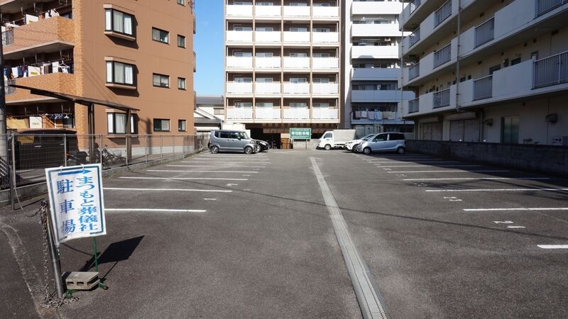 かいそう会館グループ まつもと葬儀社 萱町式場 駐車場1