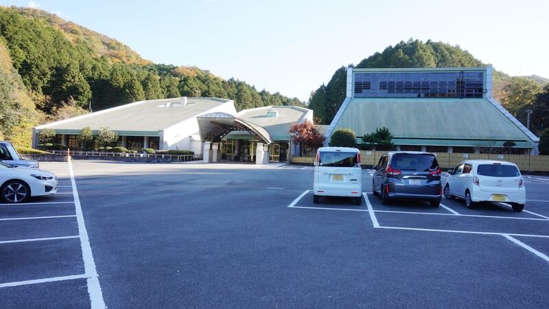 松山市斎場 駐車場