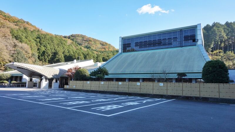 松山市斎場 外観1