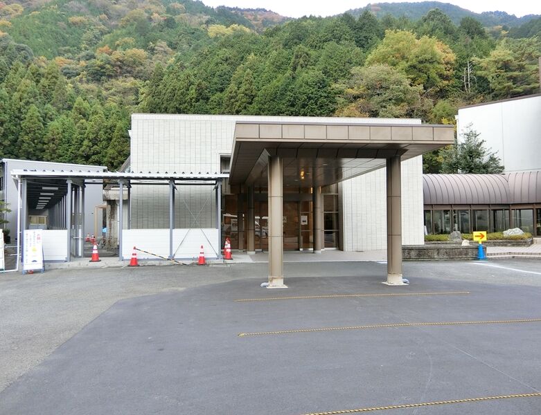伊予地区広域斎場「聖浄苑」 外観2