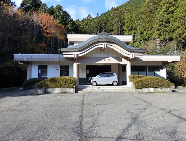 久万高原町立斎場 外観1
