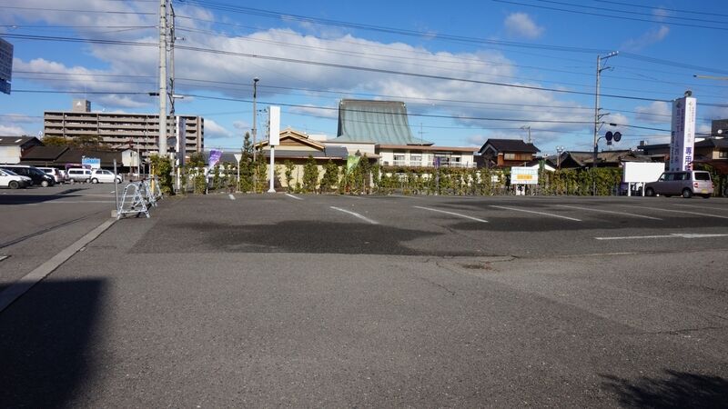ルミエール西条　あずま会館 駐車場1