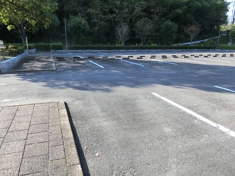 川之江斎苑 駐車場
