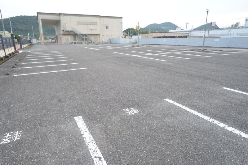 ベルモニー会館 南国 駐車場2