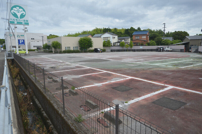 ベルモニー会館 野市 駐車場1