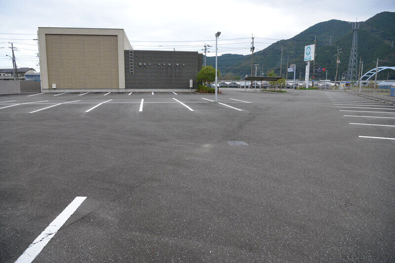 ベルモニー会館 須崎西 駐車場1