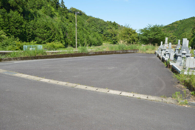 東洋町斎場 駐車場1