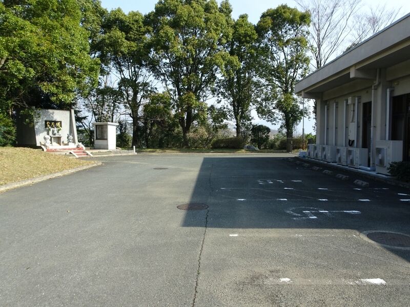 田川地区斎場 駐車場２