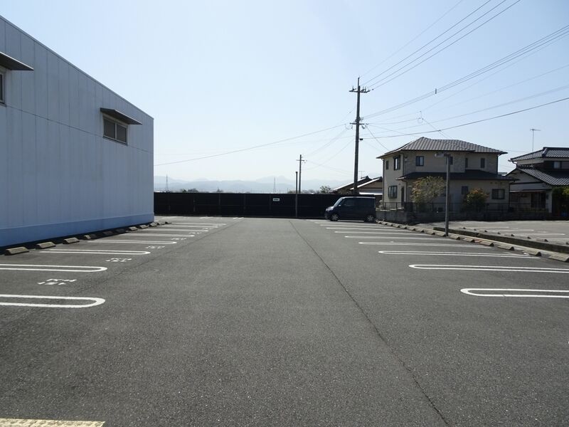 斎苑豊前 駐車場２