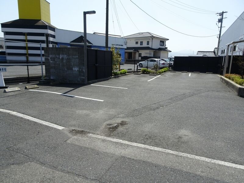 斎苑豊前 駐車場１