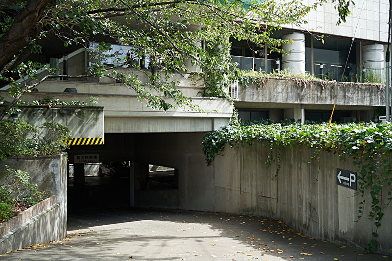 福岡草苑 駐車場1
