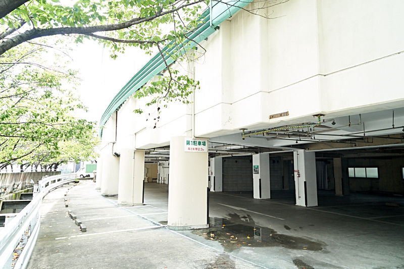 福岡草苑 駐車場2