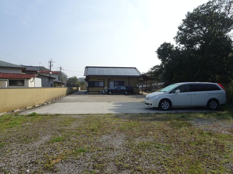 合掌殿 駐車場２