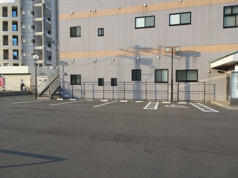 八幡陣原典礼会館 駐車場１