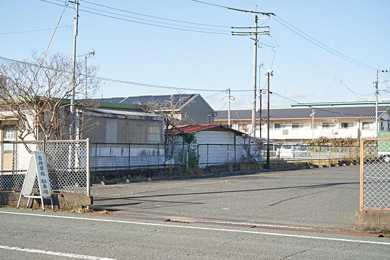 吉井草苑 駐車場1