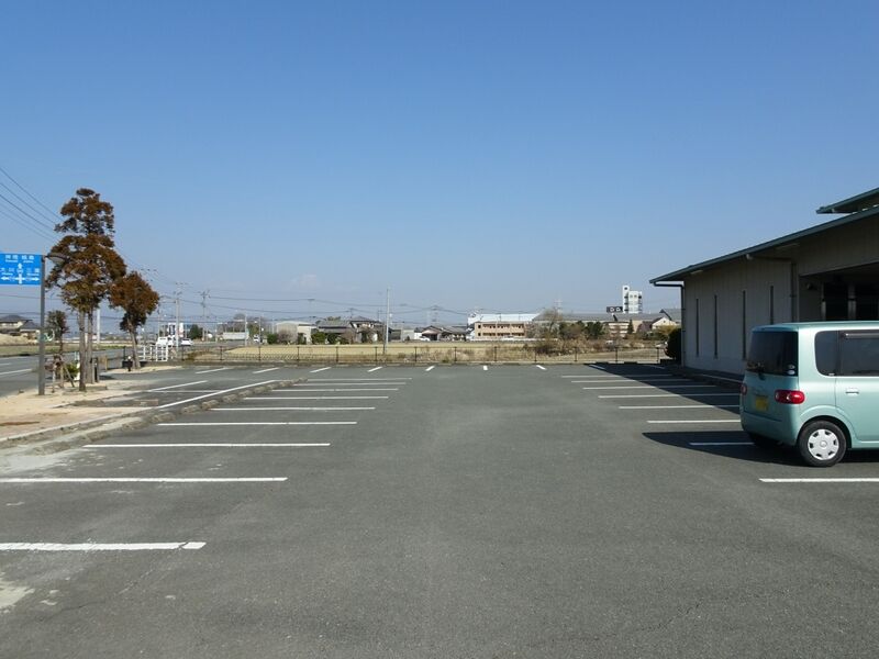 大川中央草苑 駐車場２
