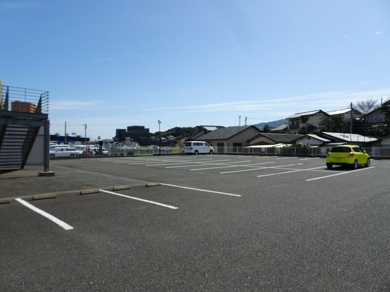 曽根典礼会館 駐車場２