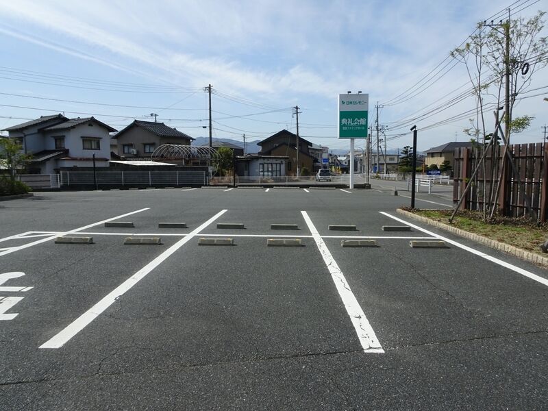 吉田ファミリアホール 駐車場１