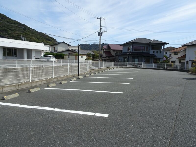 吉田ファミリアホール 駐車場２