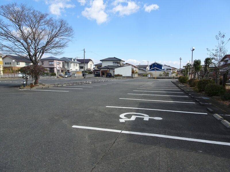 鳥栖草苑 駐車場２