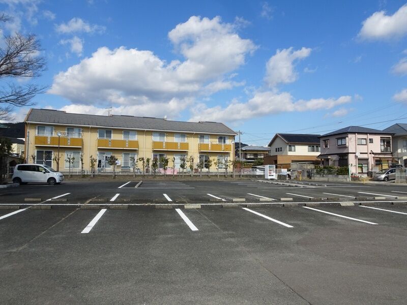 鳥栖草苑 駐車場１