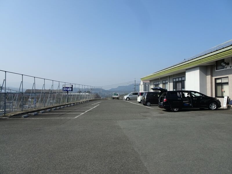 天平会館 駐車場１
