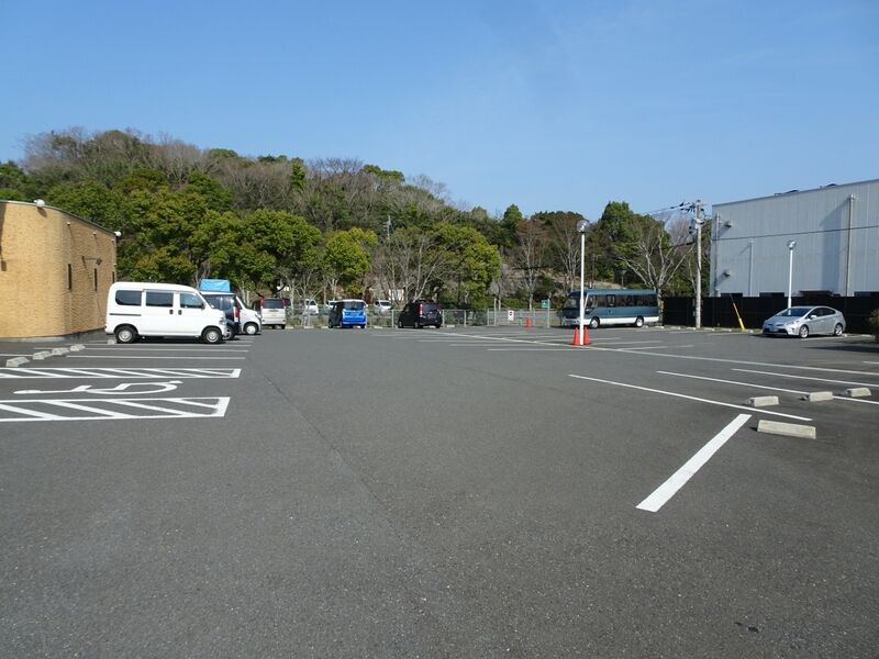 天平会館 駐車場２