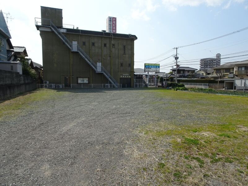 折尾記念館 駐車場１