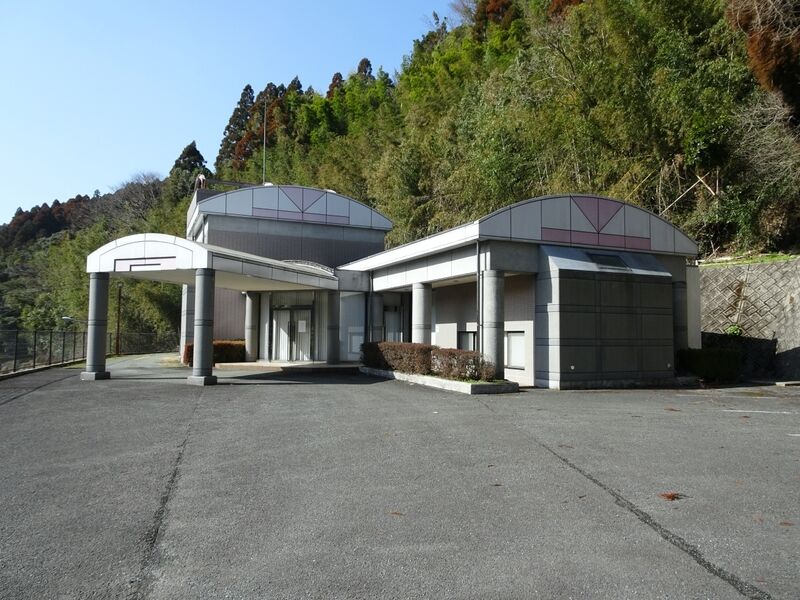 八女市星野斎場 駐車場１
