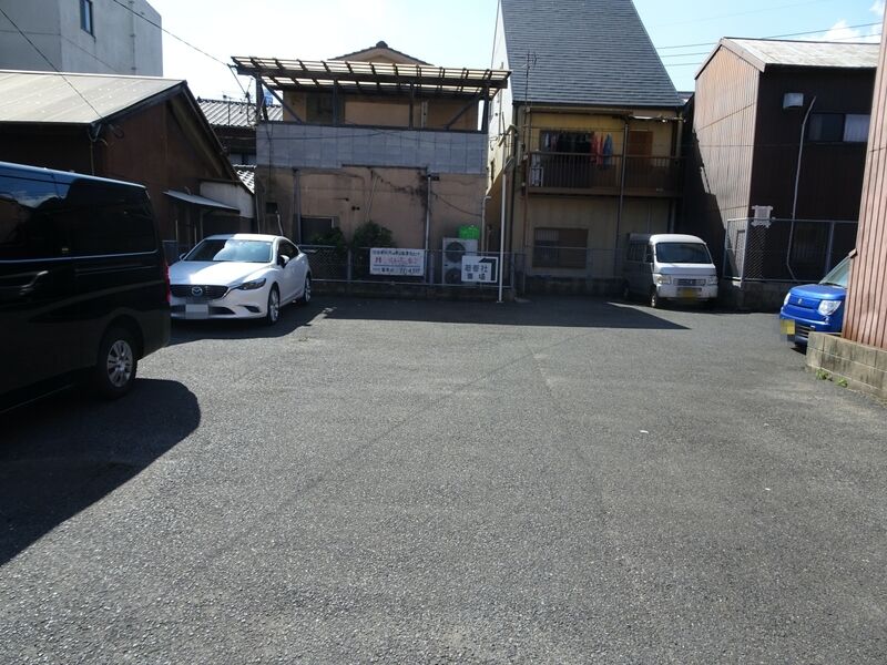 若松斎場 駐車場４
