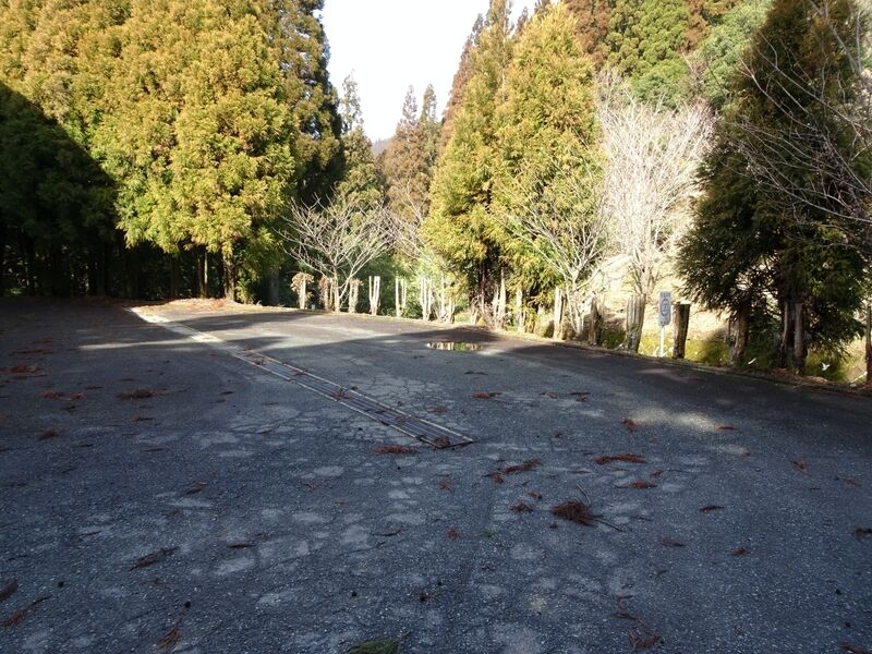 八女市矢部斎場 駐車場１