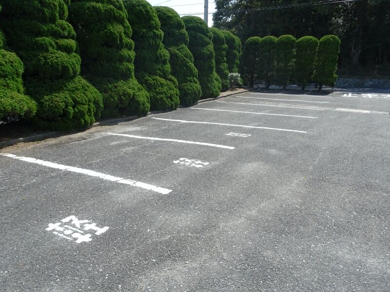 築上東部火葬場 駐車場１