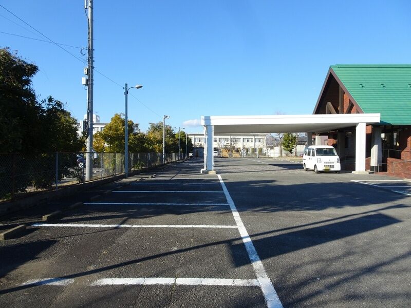 メモリードホール鍋島 駐車場１