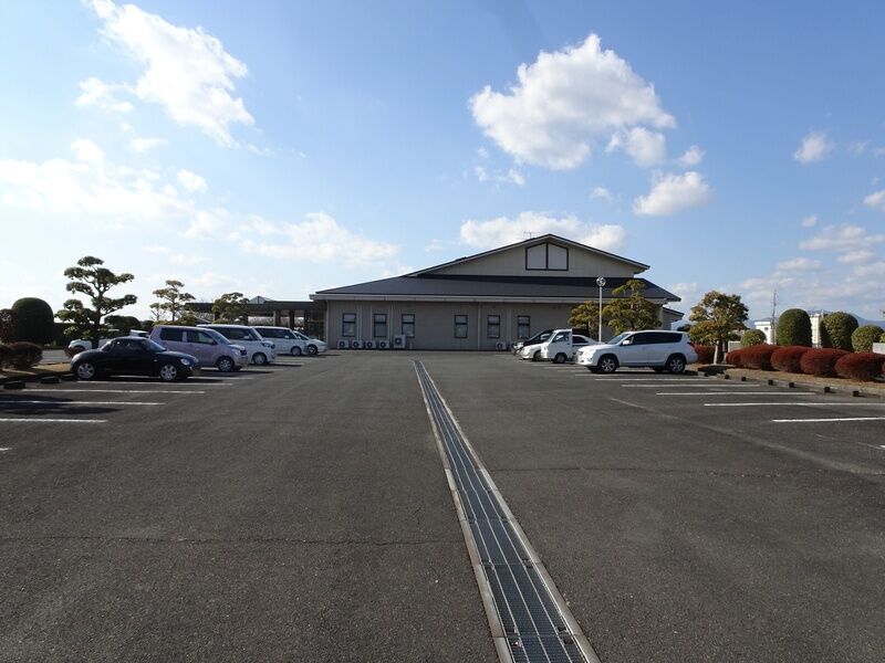 三養基西部葬祭組合斎場 しらさぎ苑 駐車場１