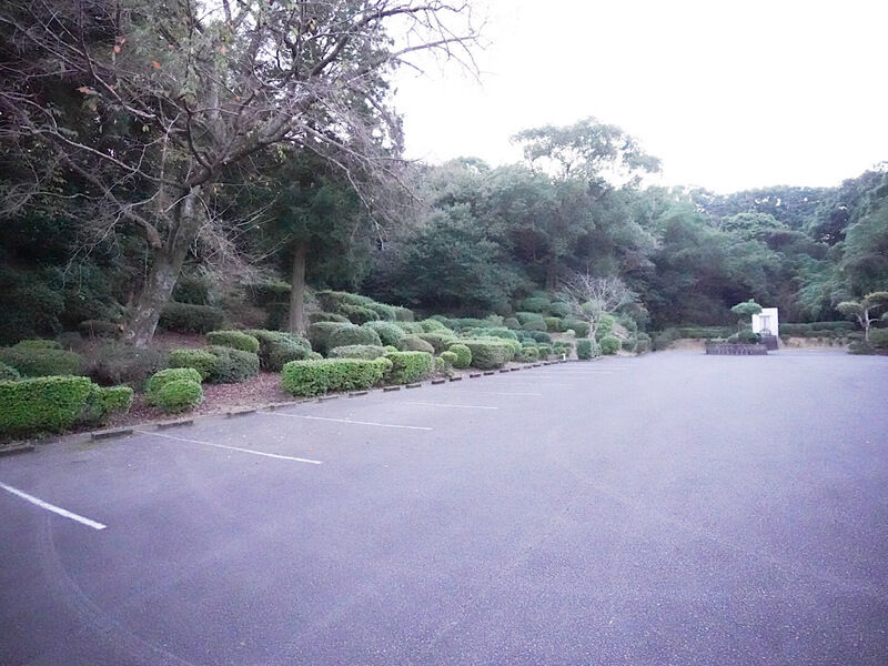 やすらぎ苑 駐車場1