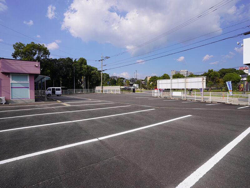 大村くばら斎場 駐車場1
