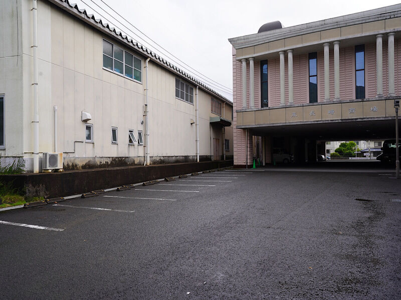 東長崎斎場 駐車場2