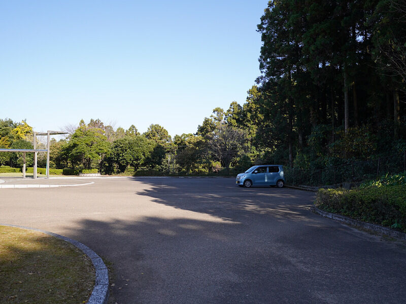 松浦斎苑 駐車場1