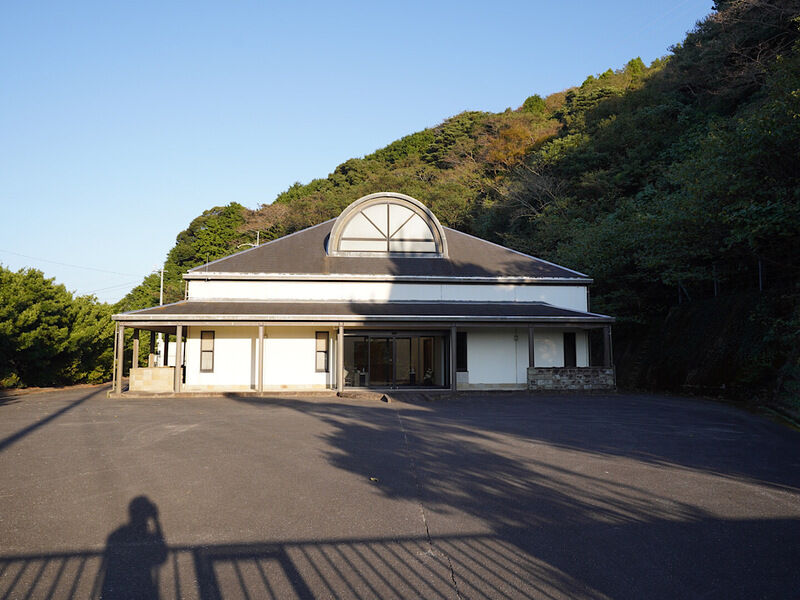 松浦市福島火葬場 外観1