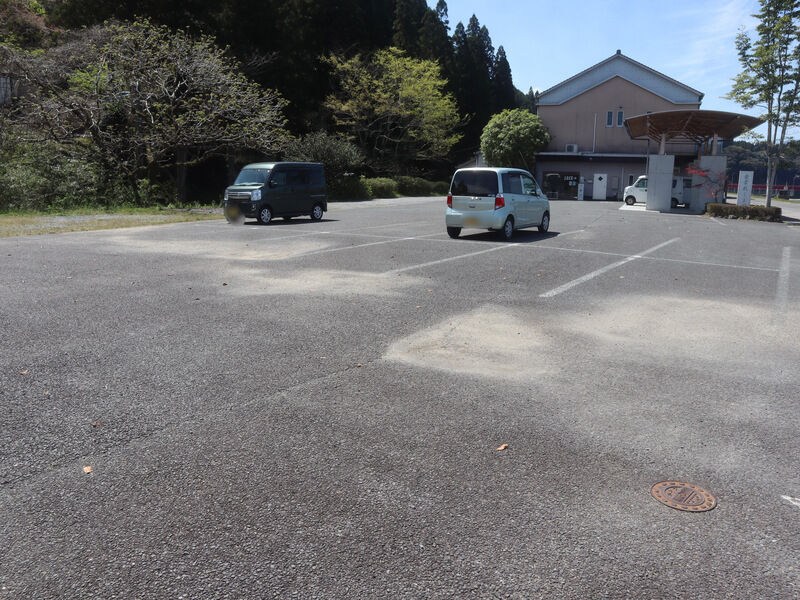 愛掌殿くま川 駐車場1