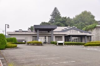 釣山斎苑