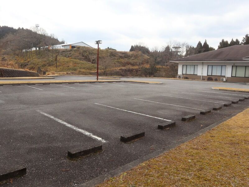 清和天昇苑 駐車場1