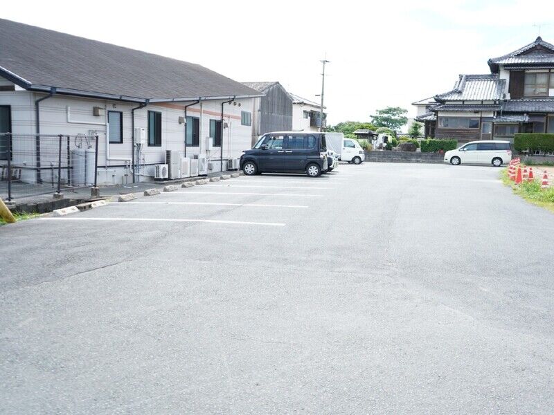 落合葬儀社 こころ斎場 駐車場1