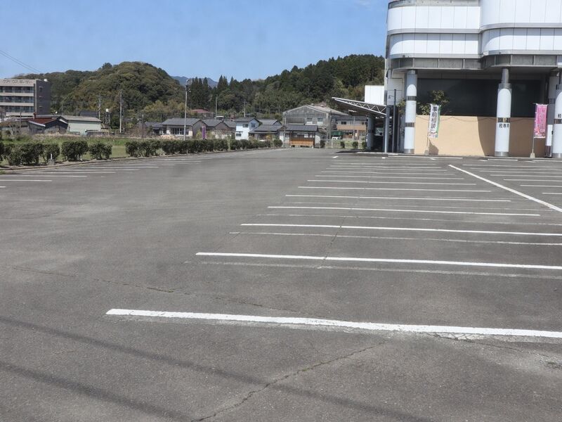 ファミリーホールすみれ 駐車場1