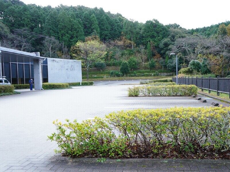 天草本渡斎場 駐車場