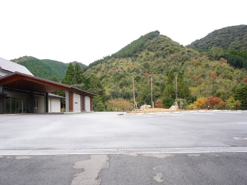 牛深火葬場 駐車場