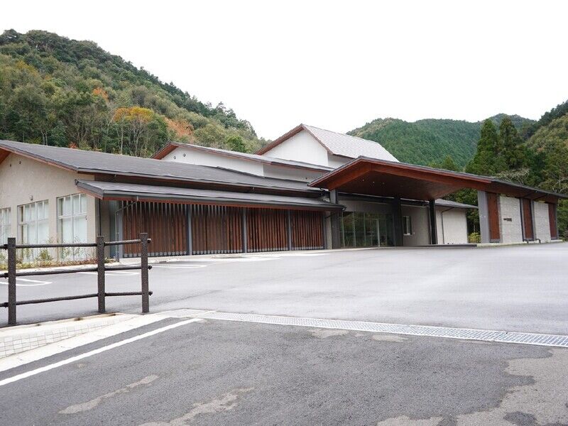 牛深火葬場 外観2