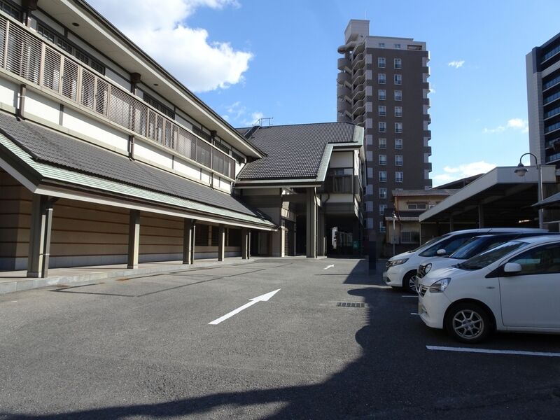 風之荘本館 駐車場１